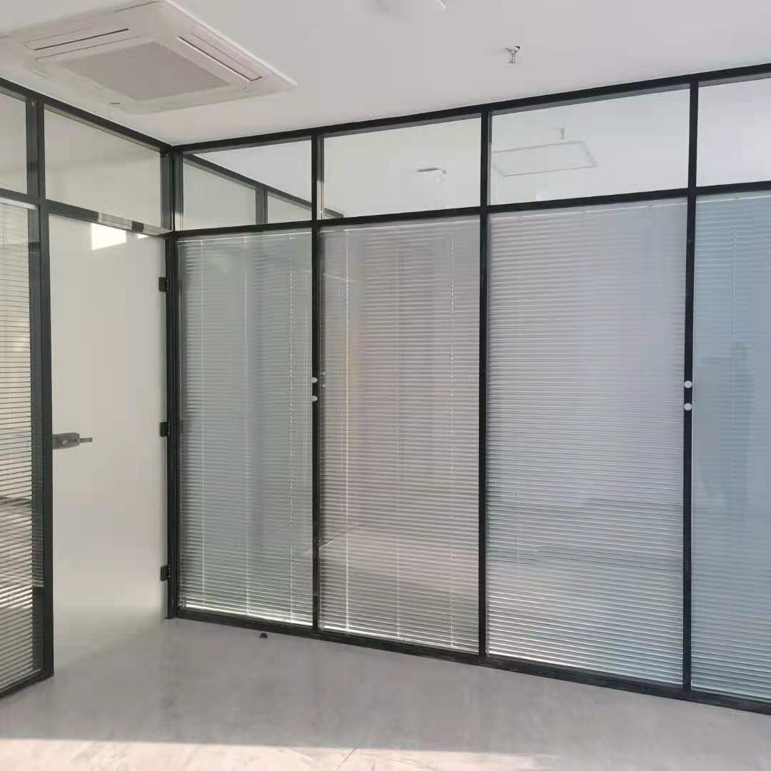 高隔間隔斷的設(shè)計(jì)與整體風(fēng)格要和諧搭配！